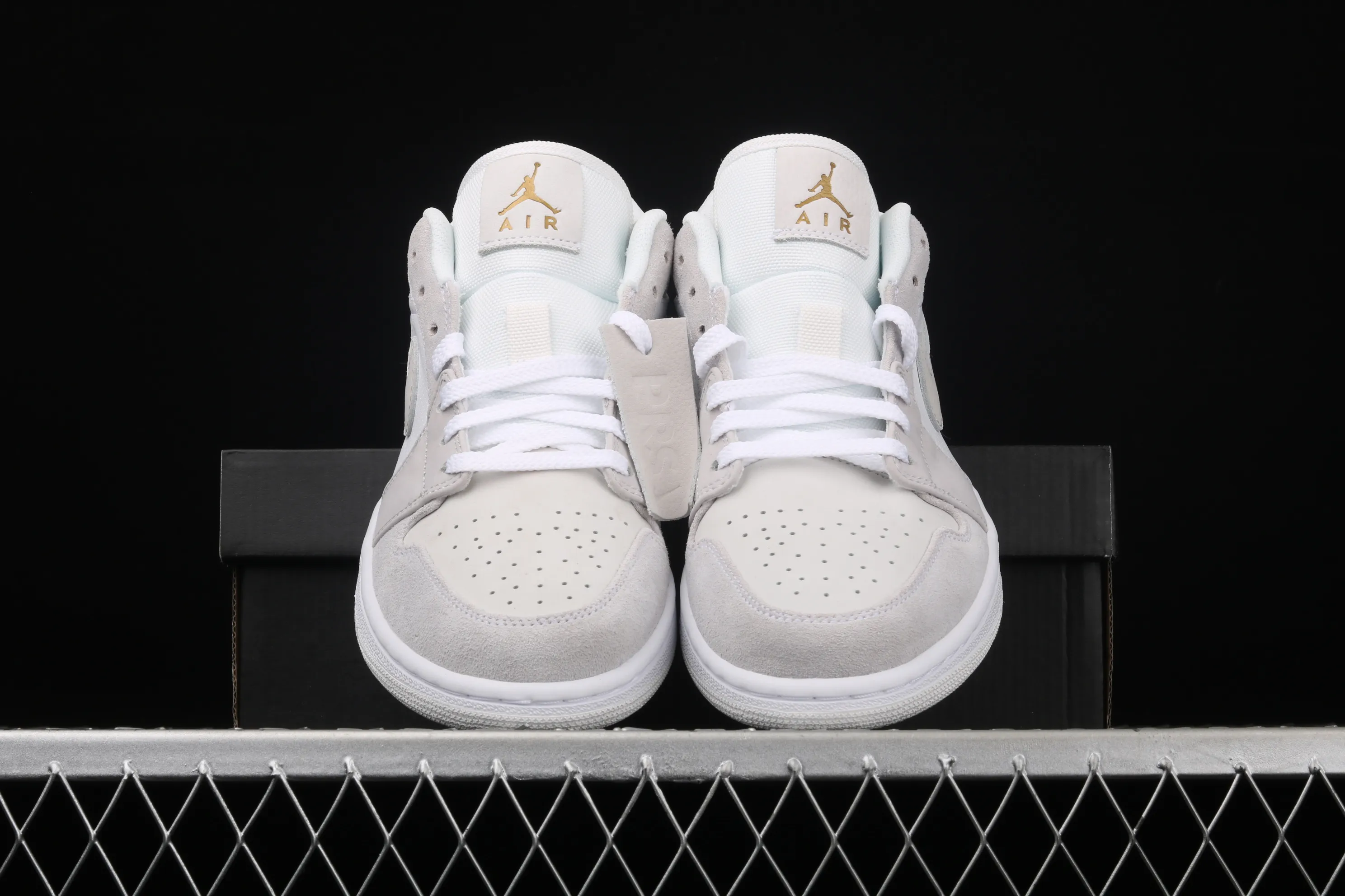 All categories Air Jordan Jordan series basketball shoes Air Jordan 1 Low Y version Air Jordan 1 Low AJ1 Joe 1 low-top top layer leather cultural and leisure sports sneakers CV3043-100